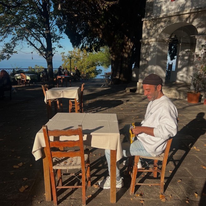 Η πρώτη φωτογραφία του Θάνου Χατζόπουλου που πόσταρε η Κατερίνα Παπουτσάκη /Φωτογραφία Instagram