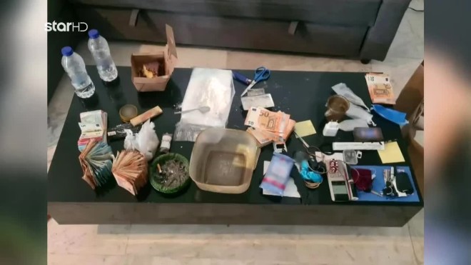 Ευρήματα από έφοδο σε σπίτια μελών κυκλώματος εκβιασμών