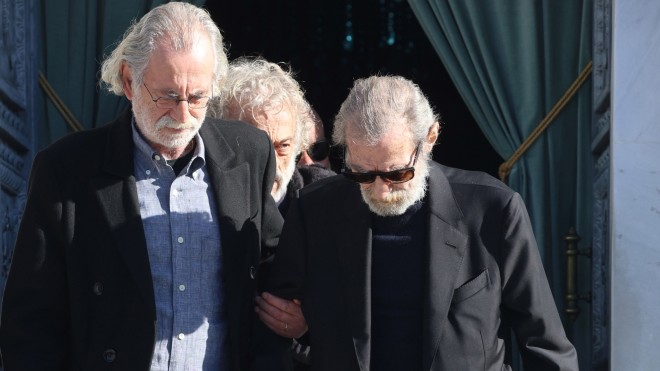 Κηδεία Ήμελλου: Ο «Σασμός» αποχαιρέτησε τον «αστυνόμο Φραγκιαδάκη»