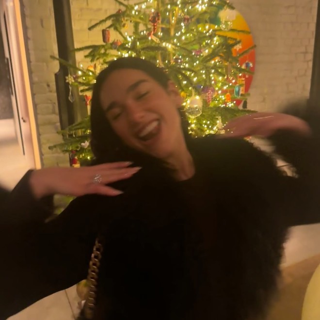 Αρραβωνιάστηκε Η Dua Lipa: Η Ρομαντική Πρόταση