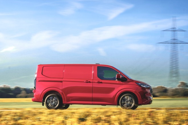 Ford Transit Custom: Ιδανικό για μετατροπές 
