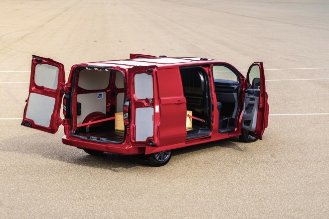Ford Transit Custom: Ιδανικό για μετατροπές 