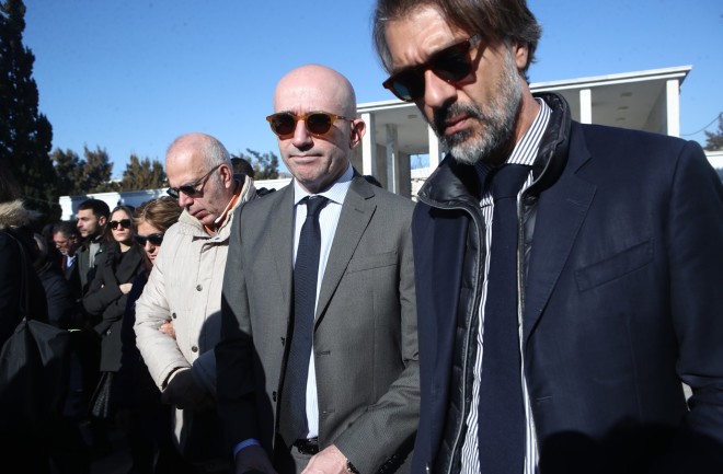 Μαργαρίτα Οικονομοπούλου: Θρήνος στην κηδεία - Υποβασταζόμενη η μητέρα της