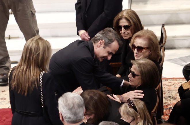Ο πρωθυπουργός Κυριάκος Μητσοτάκης συλλυπήθηκε τη Δάφνη Σημίτη - Intimenews