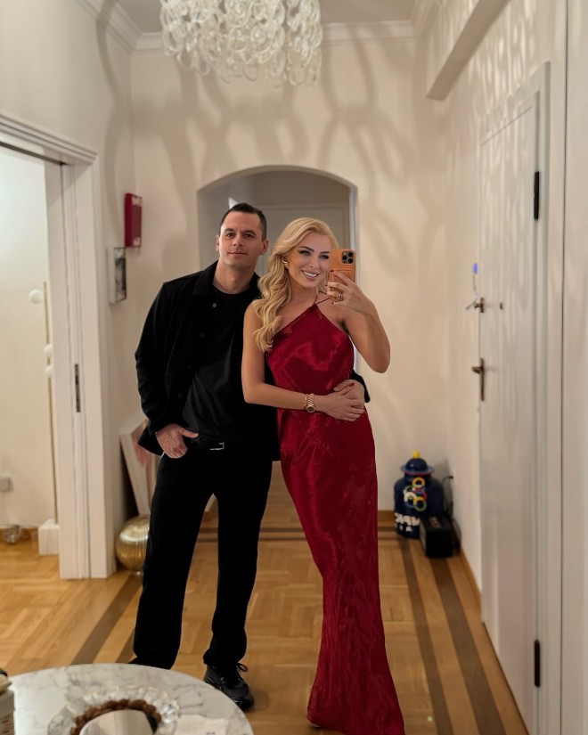 Η Κατερίνα Καινούργιου είναι full in love με τον Πάνο Κουτσουμπή 