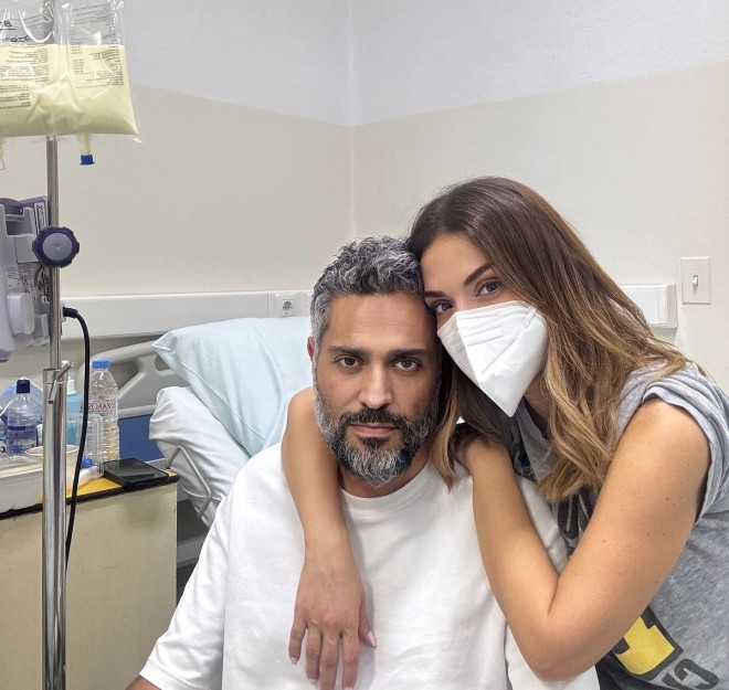 Η φωτογραφία που πόσταρε η Βάσω Λασκαράκη από το νοσοκομείο, μετά την περιπέτεια υγείας του Λευτέρη Σουλτάτου 