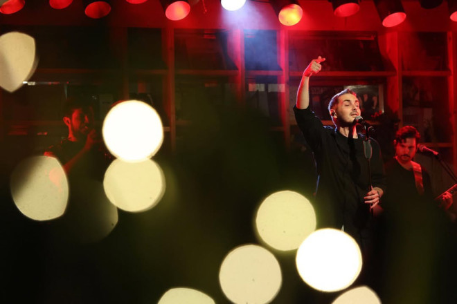 Ο Μιχάλης Χατζηγιάννης συνεχίζει στο Gazarte Roof Stage