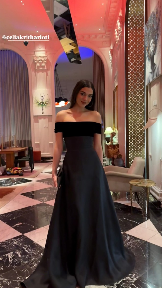 Μελίνα Νικολαΐδη: Με παραμυθένιο off shoulder φόρεμα στην ορκομωσία Τραμπ