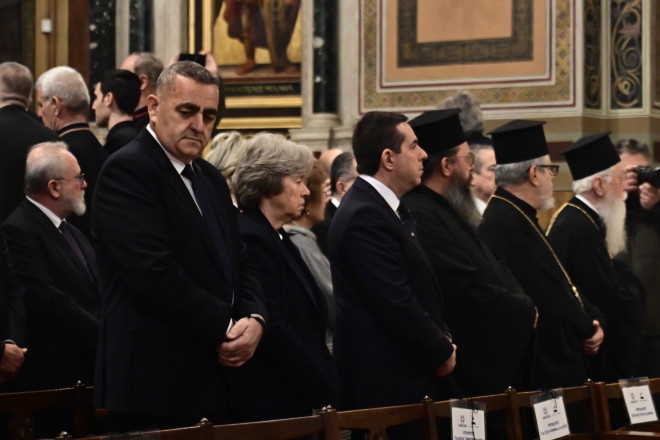 Συγκίνηση στο λαϊκό προσκύνημα του Αρχιεπισκόπου Αλβανίας Αναστάσιου
