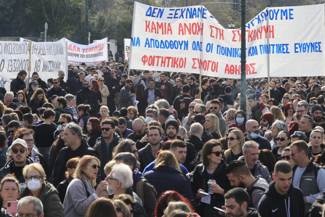 «Δεν έχω οξυγόνο»: Λαοθάλασσα για τα Τέμπη σε Ελλάδα και εξωτερικό!