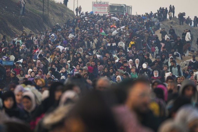Άρχισε σήμερα το πρωί η επιστροφή παλαιστίνιων εκτοπισμένων στο βόρειο τμήμα της Λωρίδας της Γάζας