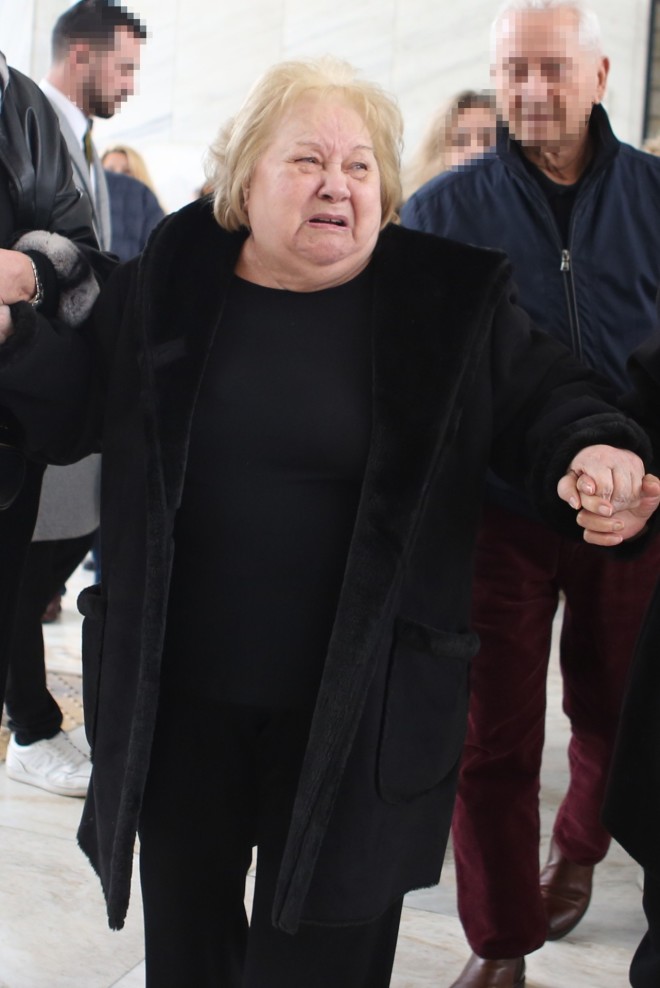 Κηδεία Ιάσονα Τριανταφυλλίδη - Συντετριμμένη η μητέρα του: «Ζω μαζί του»
