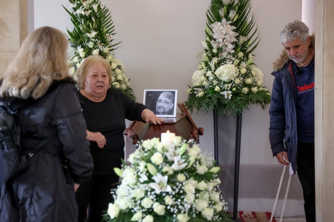 Κηδεία Ιάσονα Τριανταφυλλίδη - Συντετριμμένη η μητέρα του: «Ζω μαζί του»