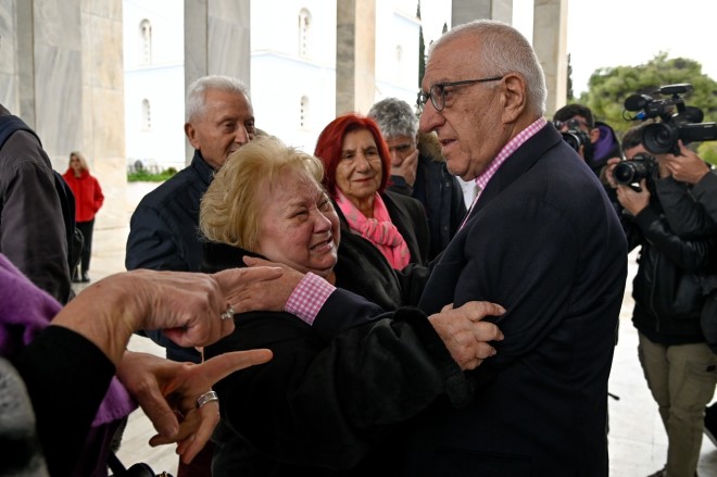 Κηδεία Ιάσονα Τριανταφυλλίδη - Συντετριμμένη η μητέρα του: «Ζω μαζί του»