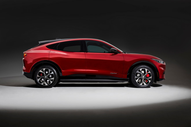Αποκτήστε τη Ford Mustang Mach-E: Η νέα τιμή... ηλεκτρίζει 