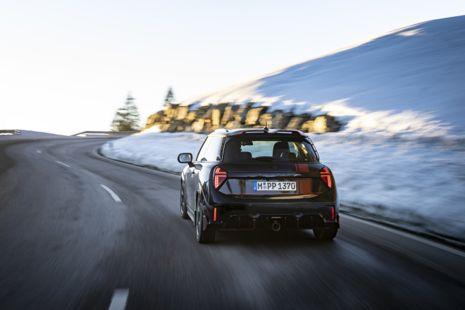 MINI John Cooper Works: Γνήσια αξεσουάρ για «ανήσυχους» οδηγούς 