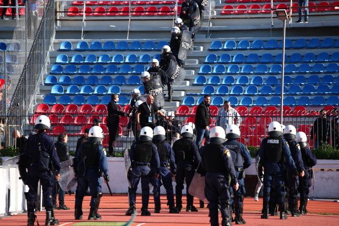 Τα ΜΑΤ ηρέμησαν με καθυστέρηση τους οργισμένους οπάδους / Φωτογραφία Eurokinissi / Αργυρώ Αναστασίου