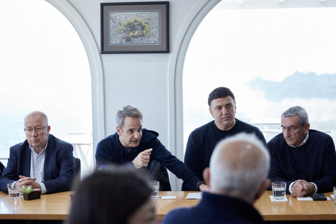 Σύσκεψη στη Σαντορίνη για τους σεισμούς