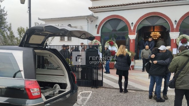 Διπλό φονικό Λάρισας: Kηδεία του άτυχου οδηγού από τον Βόλο/ πηγή gegonota news