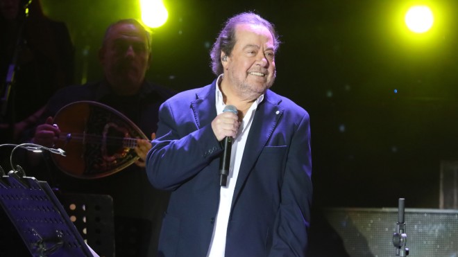 Ο Γιάννης Πάριος στη συναυλία του στο θέατρο Άλσος, τον Ιούνιο του 2023/ NDP ΝΙΚΟΣ ΔΡΟΥΚΑΣ