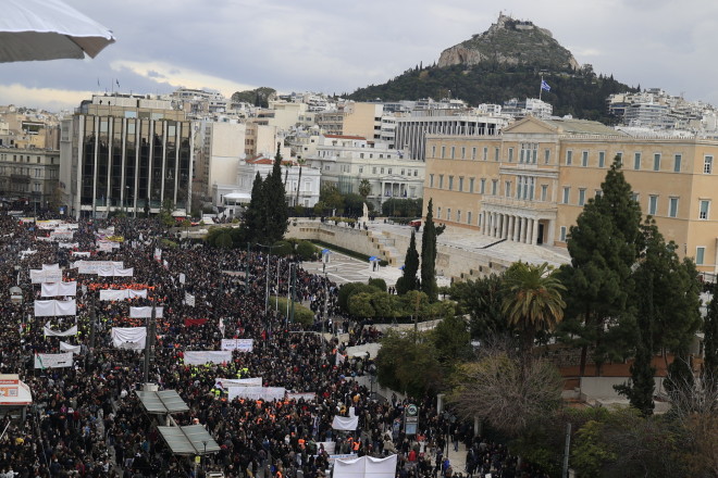 Τέμπη: Η συγκέντρωση έξω από τη Βουλή