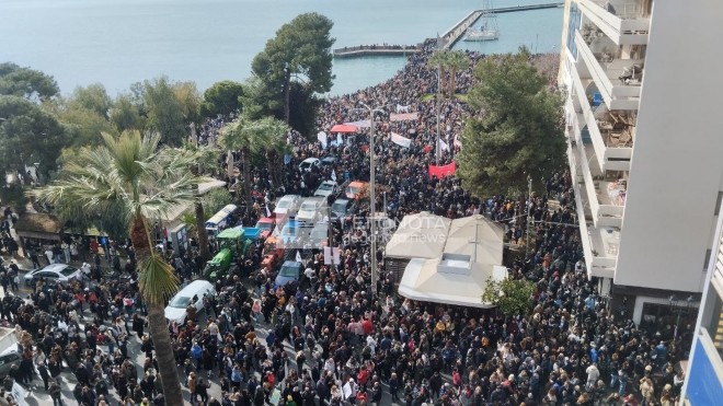 Τέμπη: Mεγάλο συλλαλητήριο στον Βόλο