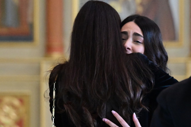H Μάιρα Κούγια ξεσπά σε κλάματα στην αγκαλιά της μητέρας της - Eurokinissi