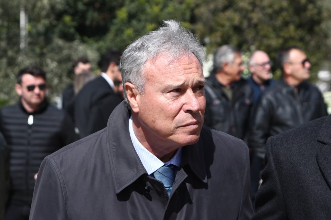 Σγουρός κηδεία Κούγια