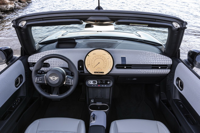 MINI Cooper Cabrio: Ήρθε στην Ελλάδα-Τιμές