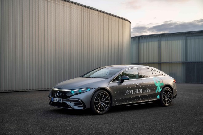 Mercedes: Έγκριση για δοκιμή ειδικών φώτων σήμανσης για αυτόνομη οδήγηση 