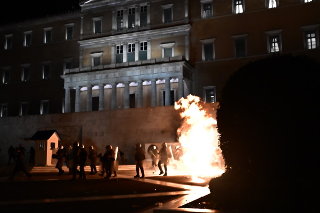 Επεισόδια στη Βουλή