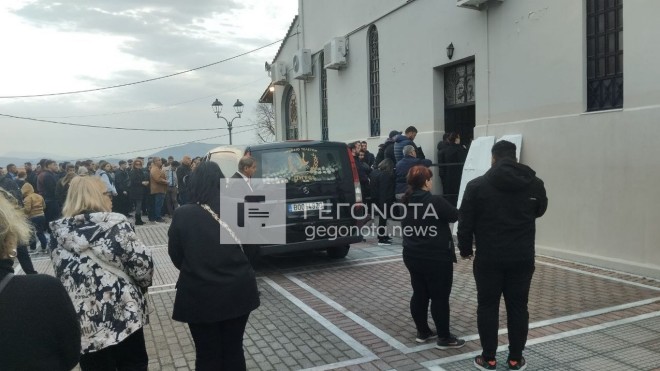 Μηχανοκίνητη πομπή προς το νεκροταφείο 