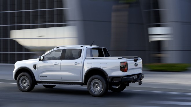 Ford Ranger Plug-in Hybrid: Η πόρτα που σας δίνει... ρεύμα