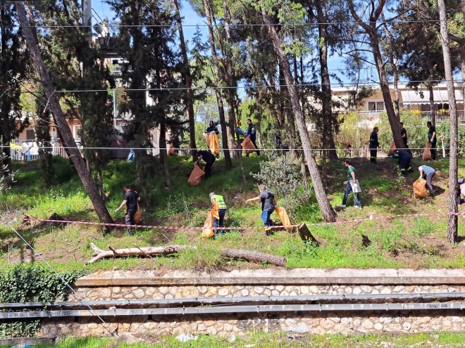 Καθαρισμός περιβάλλοντα χώρου σταθμού Αγίου Στεφάνου