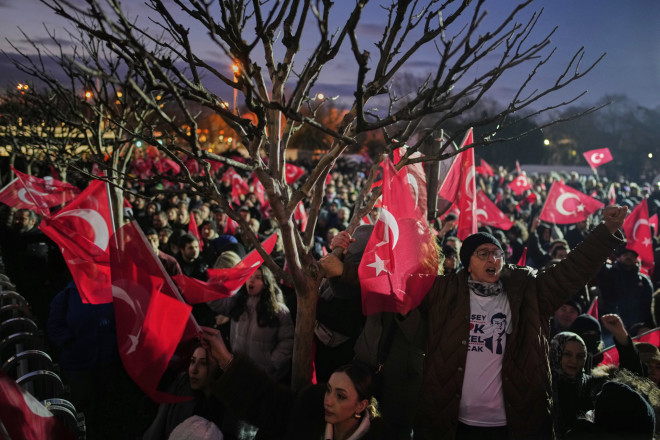 Διαδηλώσεις για τον Ιμάμογλου
