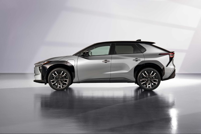 Toyota bZ4X: Ταχύτερη φόρτιση, περισσότερη ισχύς και μεγαλύτερη αυτονομία
