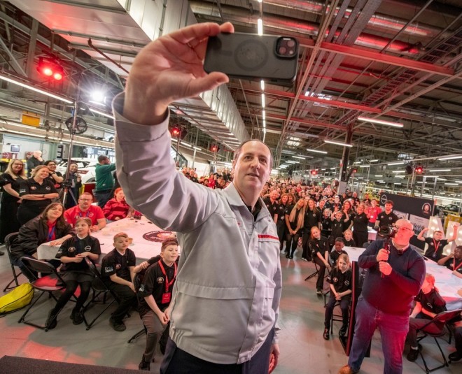 Nissan Skills Foundation: Τα παιδιά και τα Nissan Qashqai με τουβλάκια LEGO