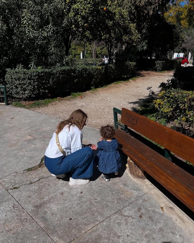 Μιχαλάκη: Η Κυριακάτικη βόλτα με την κόρη της, φορώντας ίδια outfits