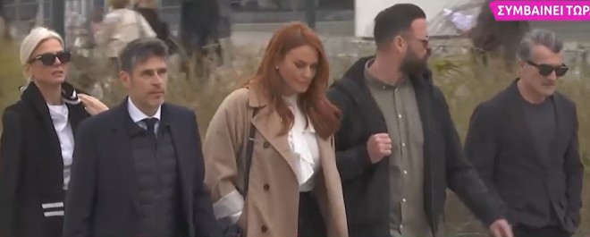 Σίσσυ Χρηστίδου: Έφτασε στο δικαστήριο με τον αδελφό της