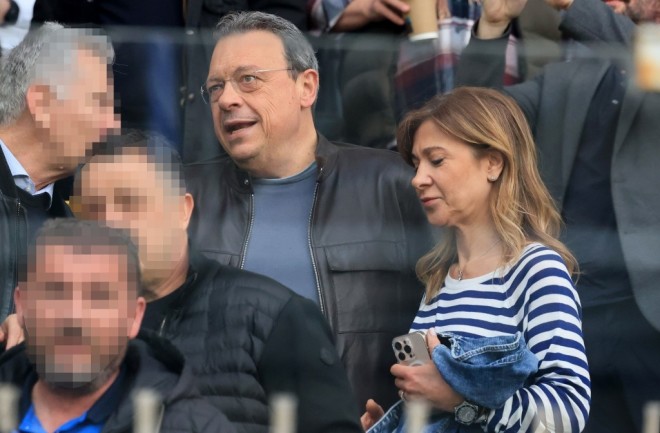Σωκράτης Φάμελλος: Με τη χορογράφο σύζυγό του στο γήπεδο