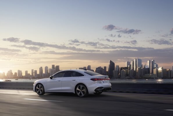 Audi A5 Plug-in Hybrid Sedan και Avant: Οι τιμές στην Ελλάδα 