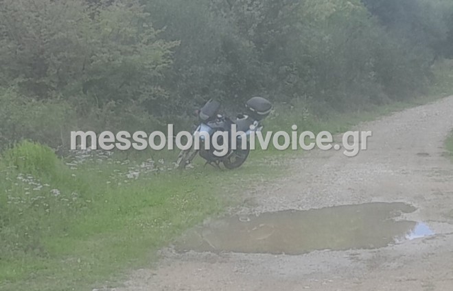 Εγκαταλελειμμένη σε ερημική τοποθεσία η δεύτερη μοτοσυκλέτα των ληστών/ πηγή messolonghivoice.gr