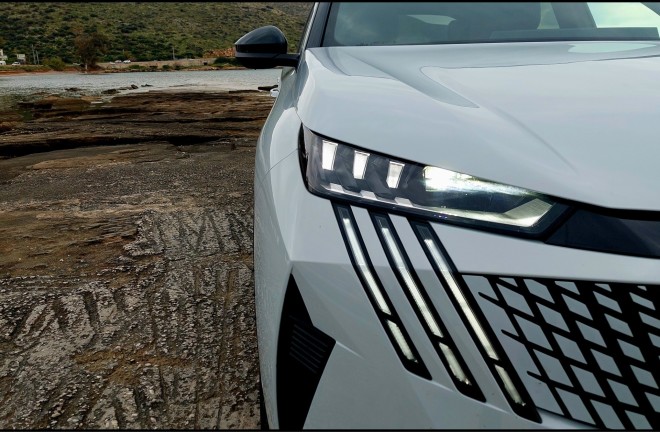 Test drive: Οδηγούμε το εντυπωσιακό PEUGEOT 3008 Hybrid 145 e-DCS6
