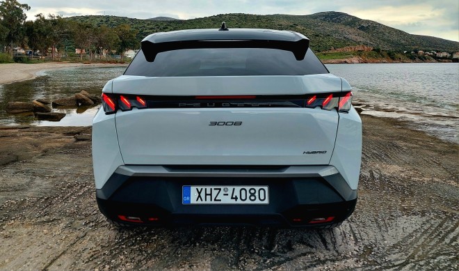 Test drive: Οδηγούμε το εντυπωσιακό PEUGEOT 3008 Hybrid 145 e-DCS6