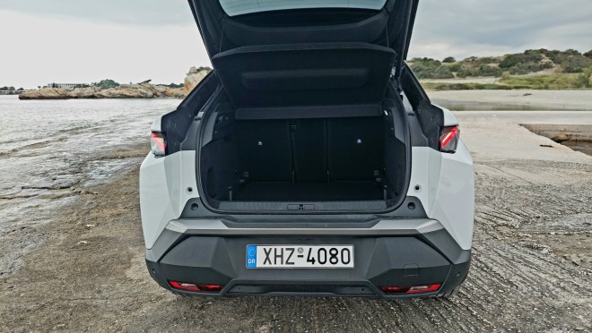 Test drive: Οδηγούμε το εντυπωσιακό PEUGEOT 3008 Hybrid 145 e-DCS6
