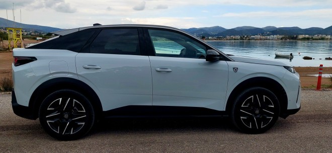 Test drive: Οδηγούμε το εντυπωσιακό PEUGEOT 3008 Hybrid 145 e-DCS6
