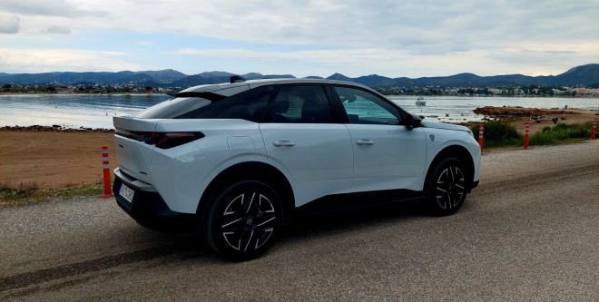 Test drive: Οδηγούμε το εντυπωσιακό PEUGEOT 3008 Hybrid 145 e-DCS6