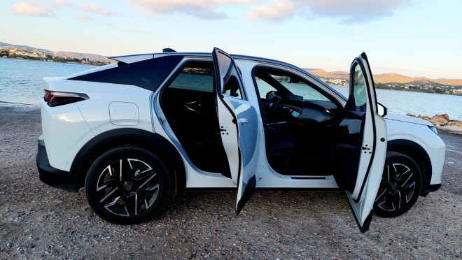 Test drive: Οδηγούμε το εντυπωσιακό PEUGEOT 3008 Hybrid 145 e-DCS6
