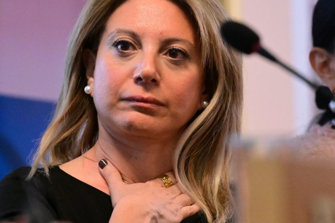 Η Μαρία Καρυστιανού συγκινημένη κατά τη συνέντευξη Τύπου  