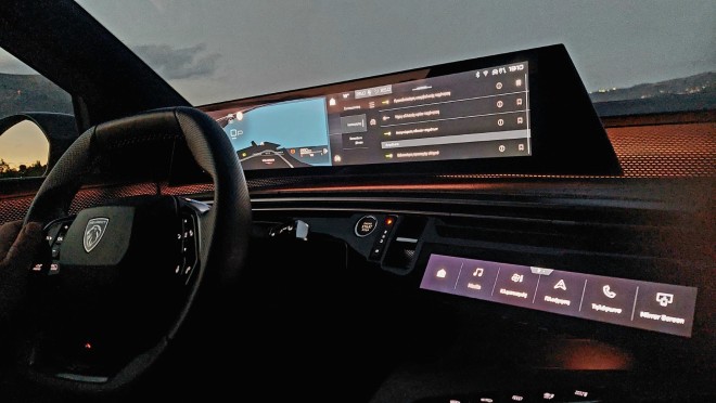 PEUGEOT 3008 με Panoramic i-Cockpit : Το... διαστημόπλοιο